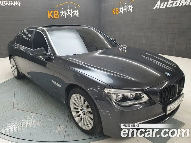 BMW 7-Series 2009 thumb 12