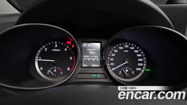Hyundai Santa Fe 2017 thumb 8
