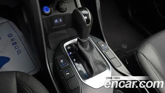Hyundai Santa Fe 2017 thumb 9