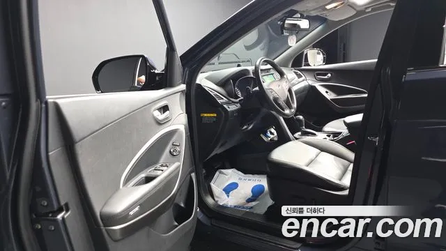 Hyundai Santa Fe 2017 thumb 10