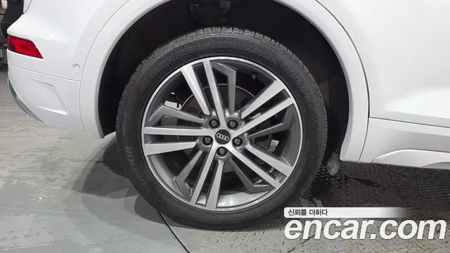 Audi Q5 2021 thumb 5