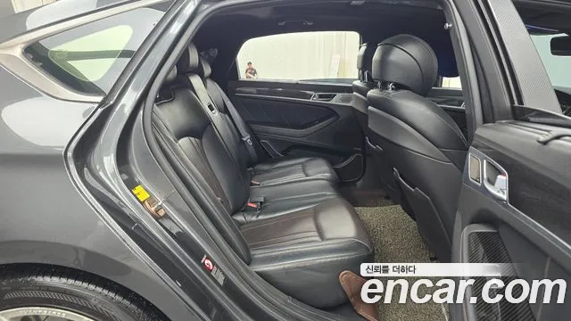 Genesis G80 2017 thumb 11