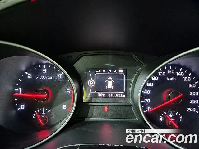 Kia Carnival 2014 thumb 6