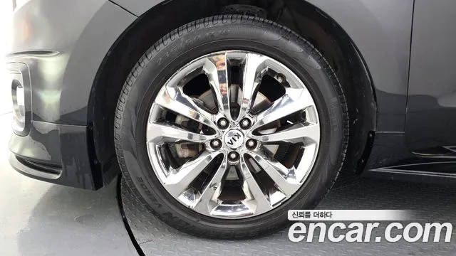 Kia Carnival 2017 thumb 5