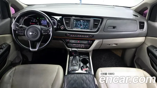 Kia Carnival 2017 thumb 7