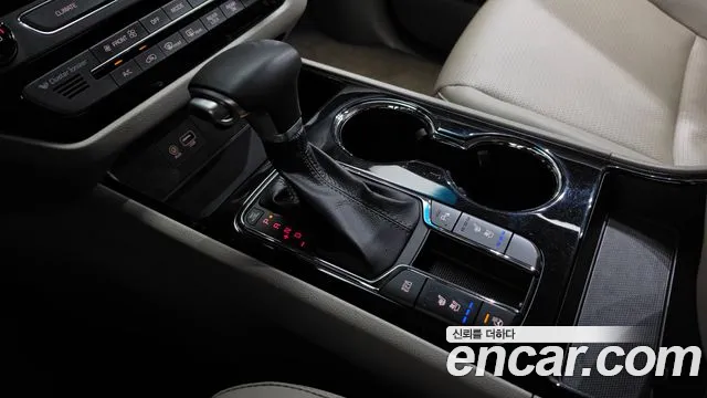 Kia Carnival 2019 thumb 9