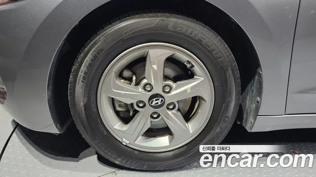 Hyundai Avante 2017 thumb 5