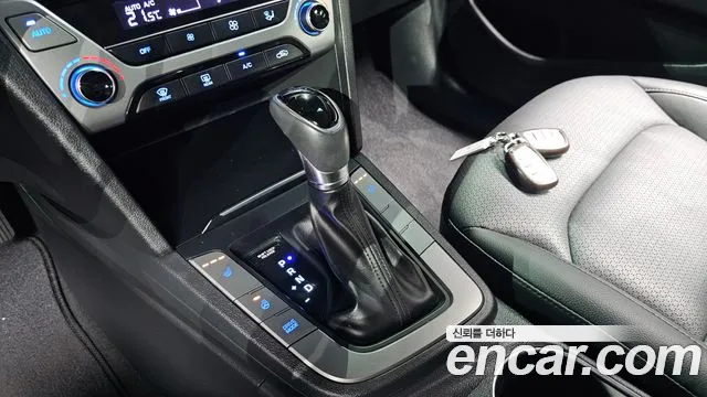 Hyundai Avante 2017 thumb 9