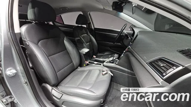 Hyundai Avante 2017 thumb 10