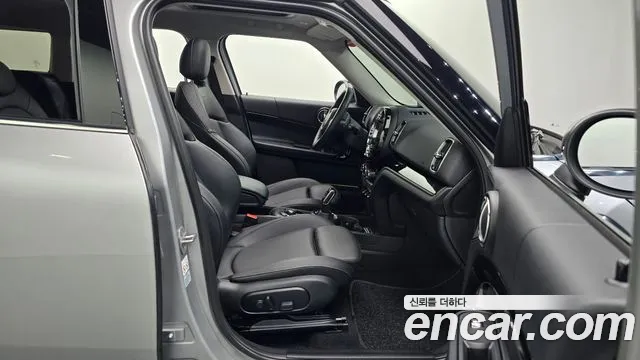 MINI Countryman 2023 thumb 11