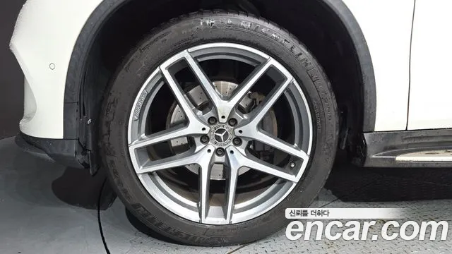 Mercedes-Benz GLE 2017 thumb 5