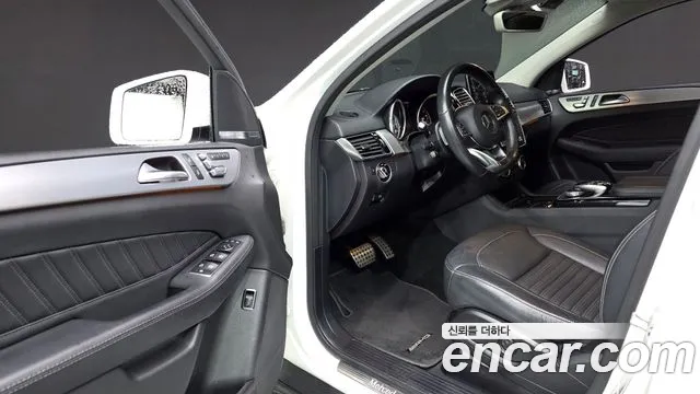 Mercedes-Benz GLE 2017 thumb 11