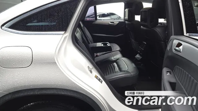 Mercedes-Benz GLE 2017 thumb 12