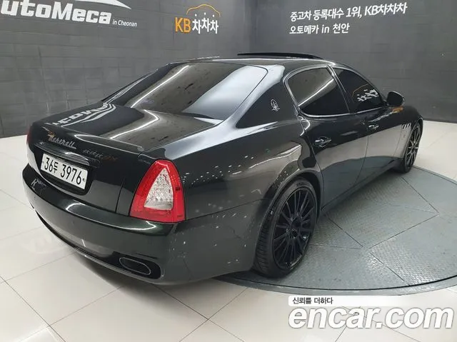 Maserati Quattroporte 2011 thumb 2