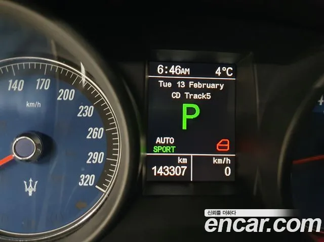 Maserati Quattroporte 2011 thumb 8