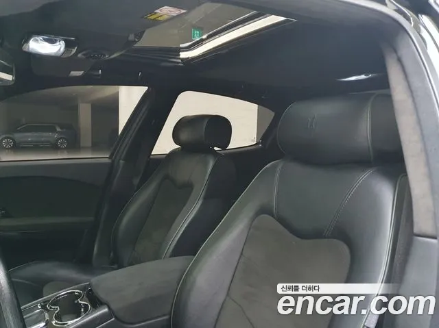 Maserati Quattroporte 2011 thumb 10