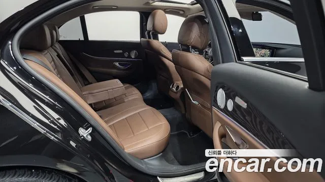Mercedes-Benz E-Класс 2018 thumb 12