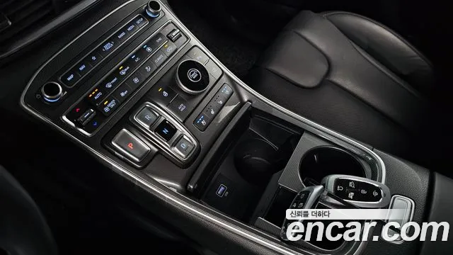 Hyundai Santa Fe 2021 thumb 9