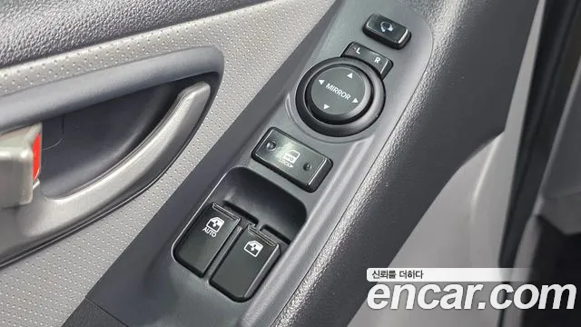 Hyundai Starex 2019 thumb 12