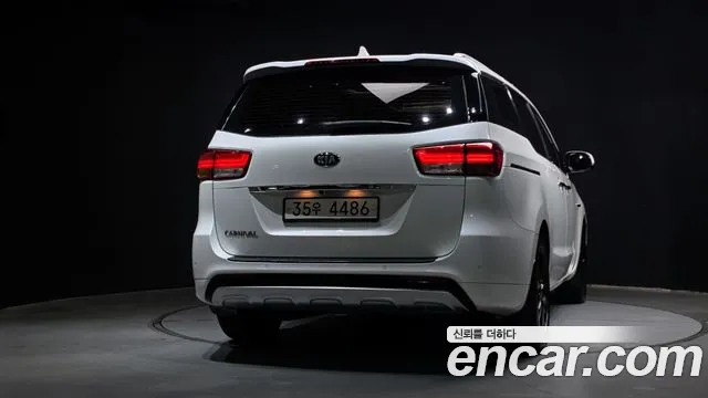 Kia Carnival 2014 thumb 4