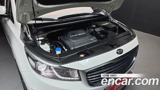 Kia Carnival 2014 thumb 6