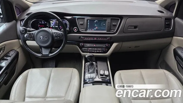 Kia Carnival 2014 thumb 7