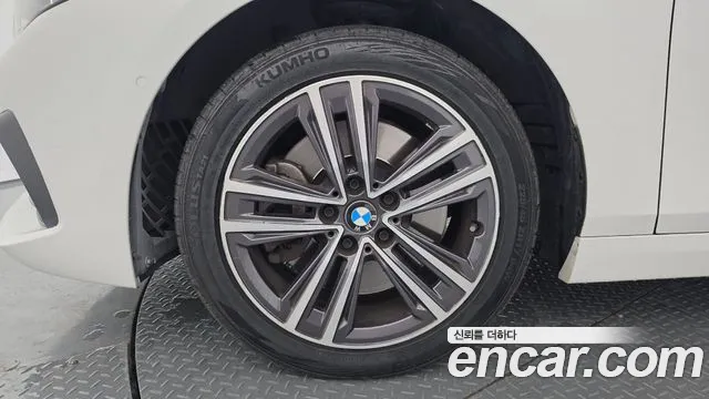 BMW 1-Series 2021 thumb 5
