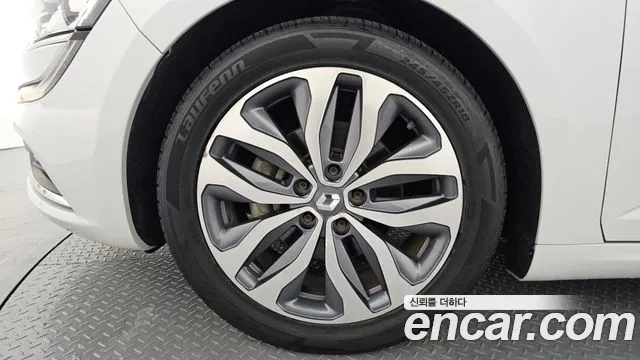 Renault-KoreaSamsung Megane 2016 thumb 5