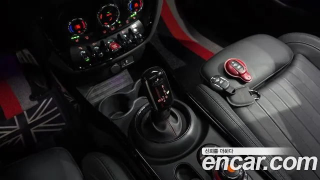 MINI Clubman 2020 thumb 9