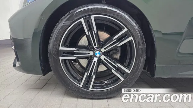 BMW 4-Series 2022 thumb 5