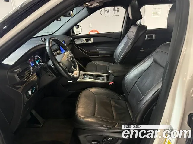 Ford Explorer 2019 thumb 9