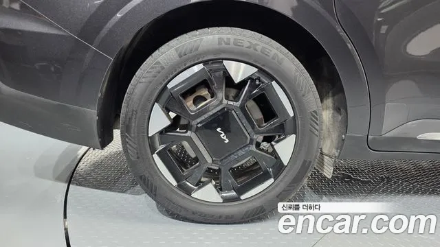 Kia Carnival 2024 thumb 4