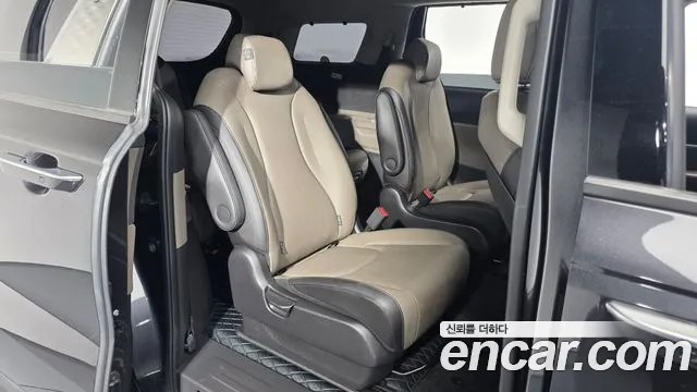 Kia Carnival 2024 thumb 10