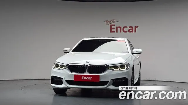 BMW 5-Series 2017 thumb 2