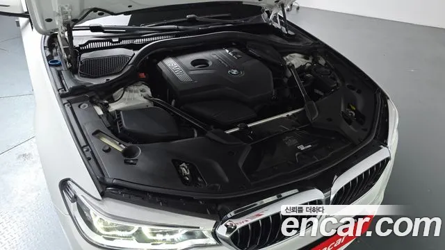 BMW 5-Series 2017 thumb 5