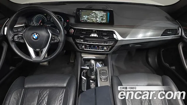 BMW 5-Series 2017 thumb 6