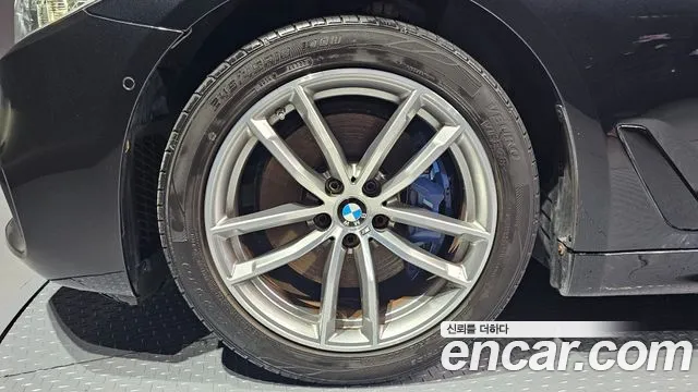 BMW 5-Series 2017 thumb 5