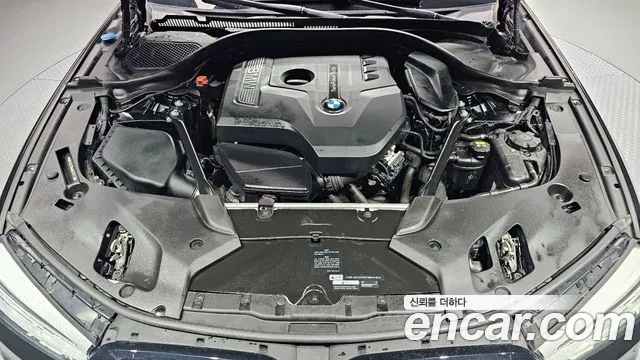 BMW 5-Series 2017 thumb 6