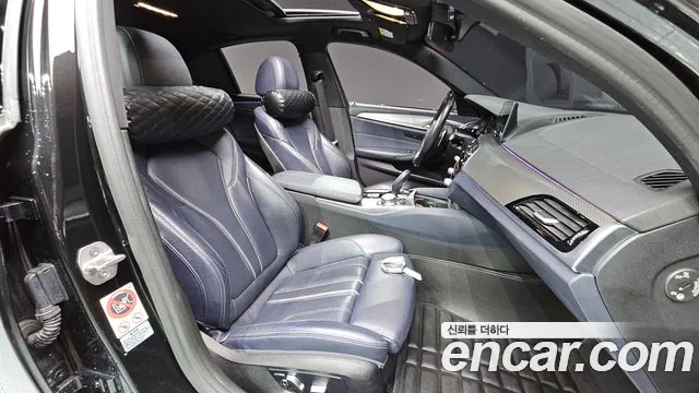 BMW 5-Series 2017 thumb 10