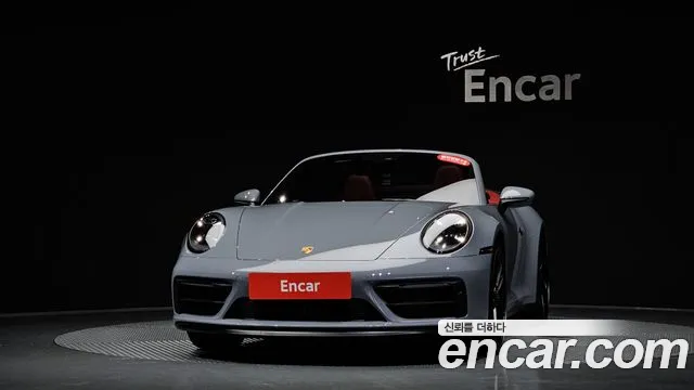 Porsche 911 2023 thumb 2