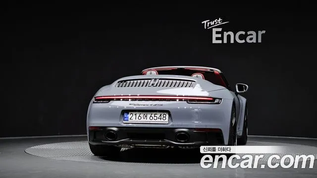Porsche 911 2023 thumb 3