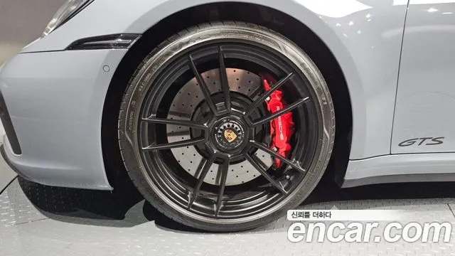 Porsche 911 2023 thumb 4