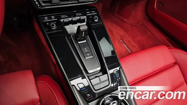 Porsche 911 2023 thumb 8