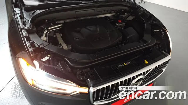 Volvo XC60 2018 thumb 5