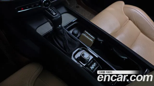 Volvo XC60 2018 thumb 8