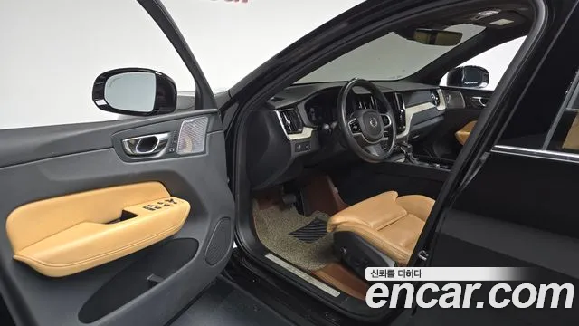 Volvo XC60 2018 thumb 9