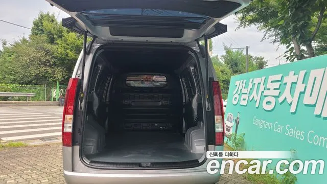 Hyundai Staria 2024 thumb 9