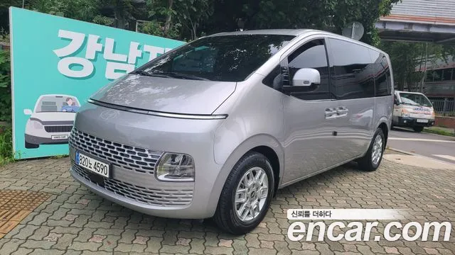 Hyundai Staria 2024 thumb 12
