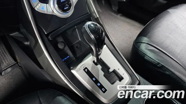 Hyundai Avante 2010 thumb 9