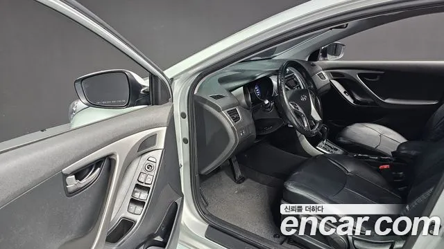 Hyundai Avante 2010 thumb 11